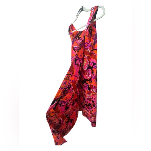 6. ✨ Hot Pink 60s Dress With Cape - Picture 7 of 16